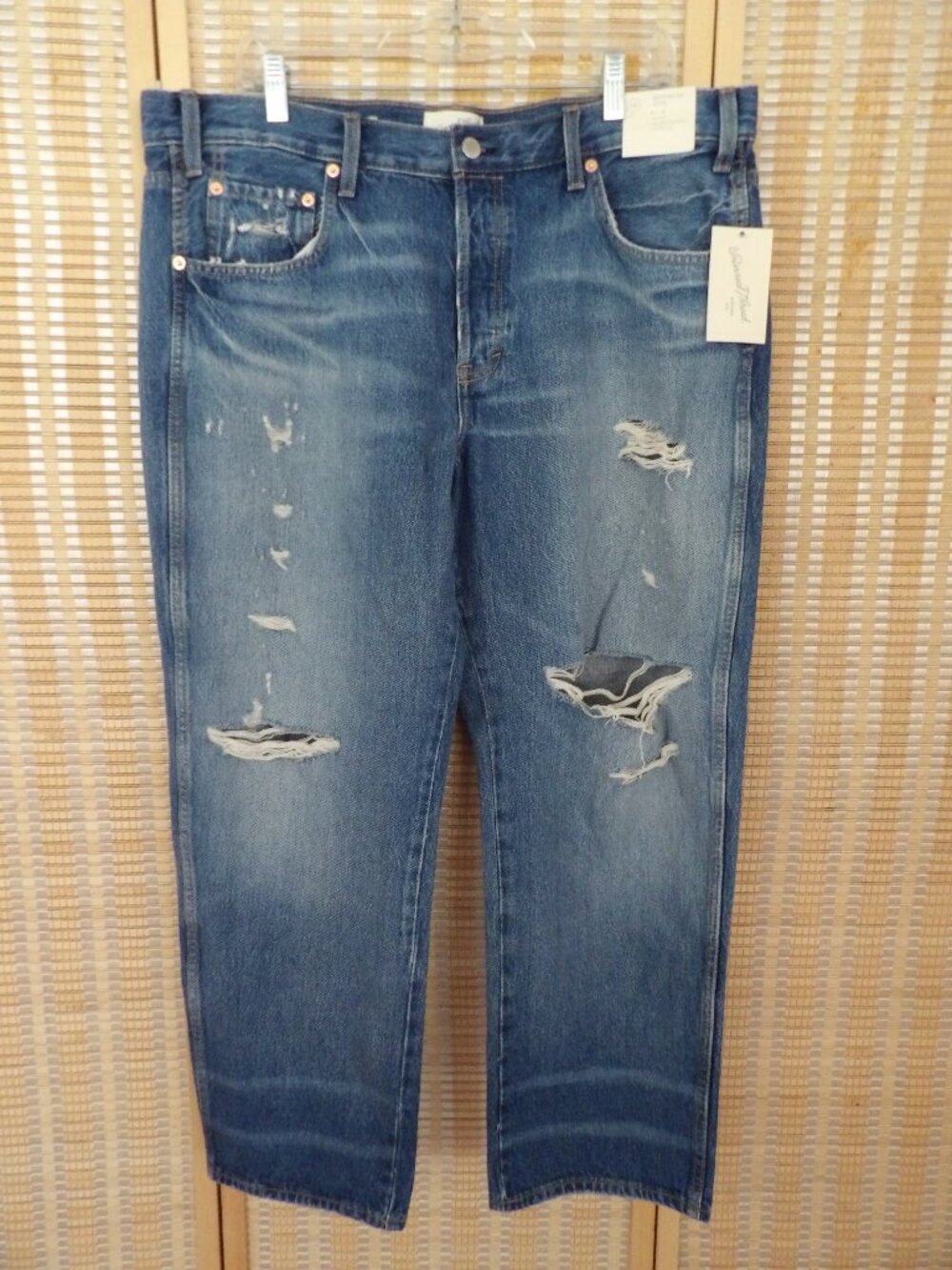 NWT Women's Universal Thread Size 14 Mid-Rise Relaxed Fit Boyfriend Distressed
